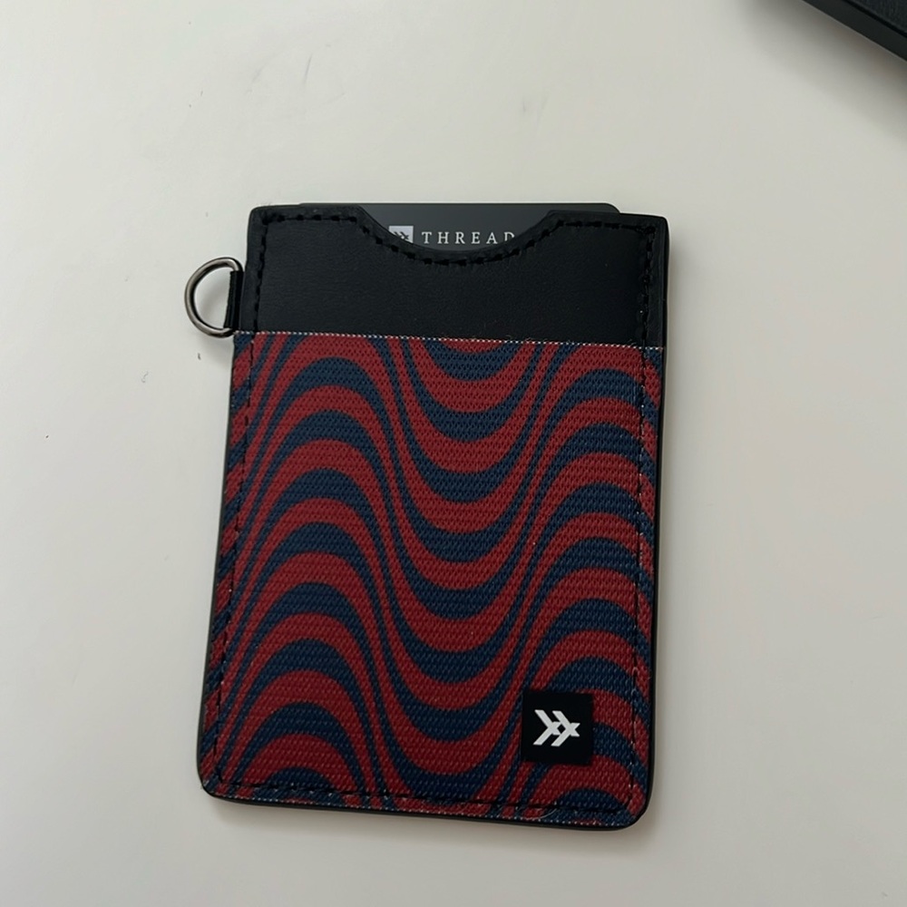 Thread wallets vertical wallet